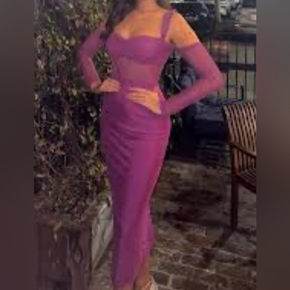 REVOLVE Lamoura Dress in Plum
Runaway The Label - Picture 2 of 12